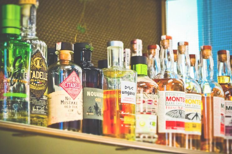 Из-за нехватки марок импортеры сокращают поставки алкоголя на 30%