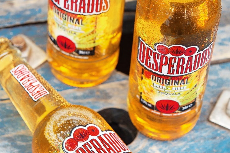 Президент Мексики пообещал защитить текилу в споре с пивным брендом Desperados