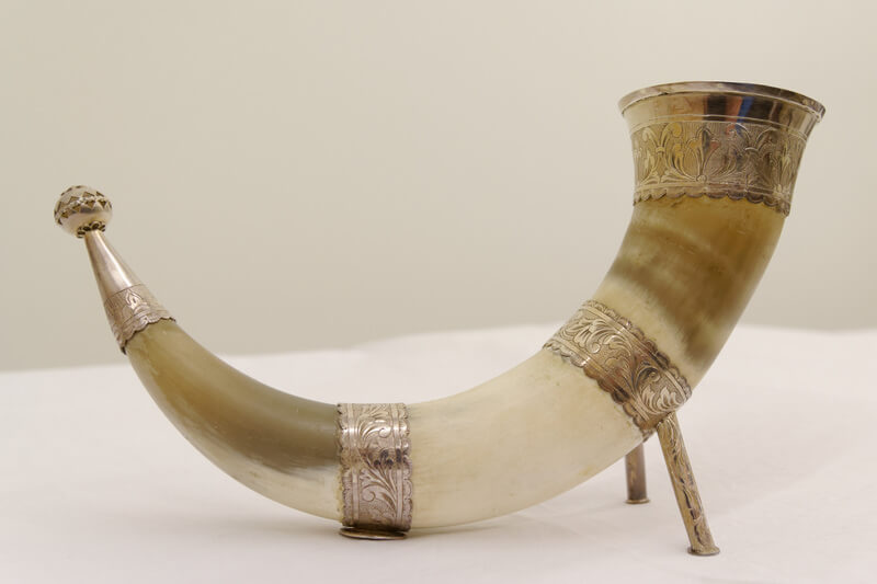 medieval-drinking-horn.jpg